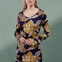 ESSENZA: Loungewear 2021-2 Elm Gwyneth Dress Long Sleeve