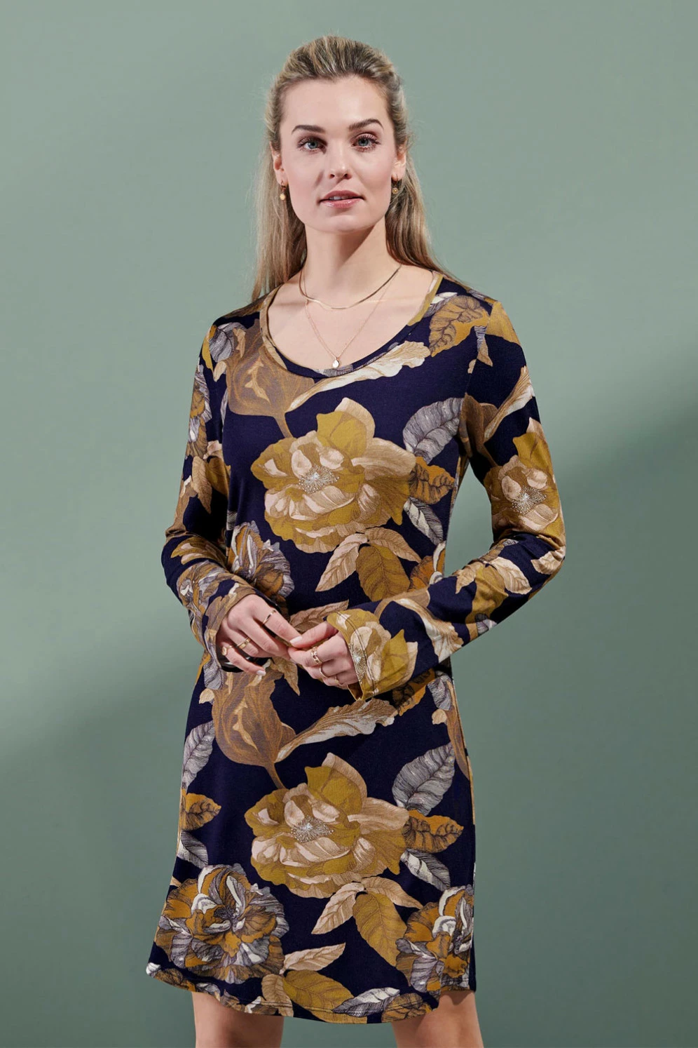 ESSENZA: Loungewear 2021-2 Elm Gwyneth Dress Long Sleeve 3 ESSENZA: Loungewear 2021-2 Elm Gwyneth Dress Long Sleeve