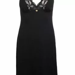 Antigel: Stricto Sensuelle Nachtkleid